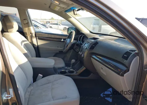 2011 Kia Sorento Lx from USA, damaged, VIN 5XYKT3A17BG186674